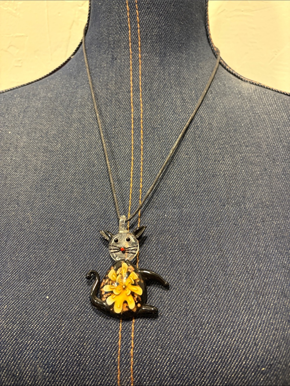 Handmade Glass Black Cat Pendant Necklace with Yellow Flower